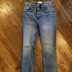 ** Zara Women's Skinny Blue Cropped Jeans **